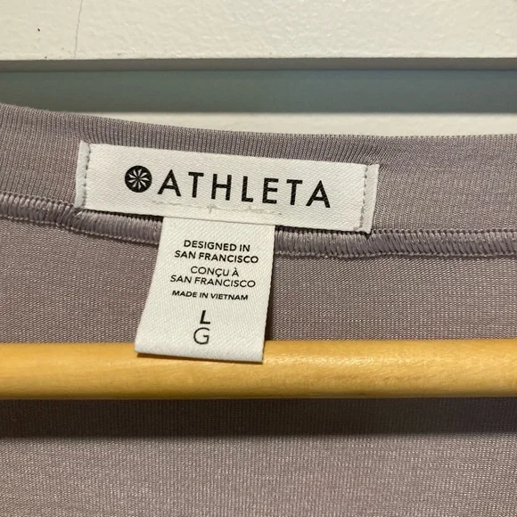 Athleta T-shirt - Picture 4 of 7